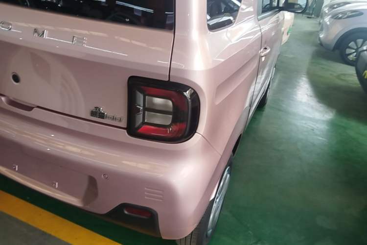 Used Geely Galaxy Panda 2023 Panda Mini 200km Endurance Bear Right Rear Taillight