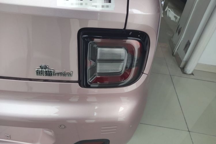 Used Geely Galaxy Panda 2023 Panda Mini 200km Endurance Bear Right Rear Taillight