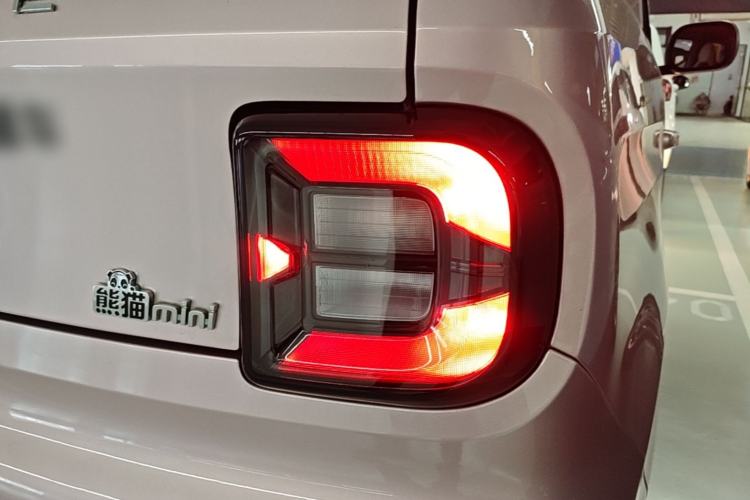 Used Geely Galaxy Panda 2023 Panda Mini 200km Endurance Bear Right Rear Taillight