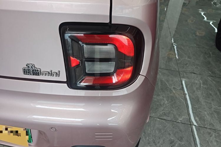 Used Geely Galaxy Panda 2023 Panda Mini 200km Endurance Bear Right Rear Taillight