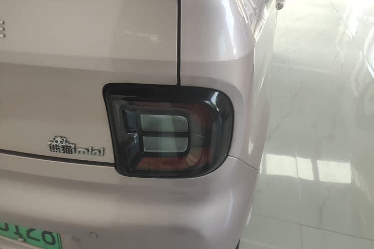 Used Geely Galaxy Panda 2023 Panda Mini 200km Endurance Bear Right Rear Taillight