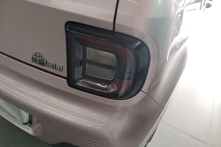 Used Geely Galaxy Panda 2023 Panda Mini 120km Cute Bear Right Rear Taillight