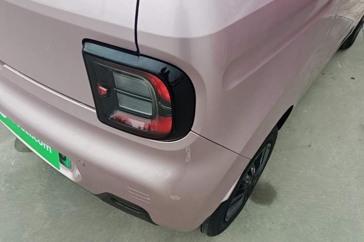 Used Geely Galaxy Panda 2023 Panda Mini 200km Endurance Bear Right Rear Taillight