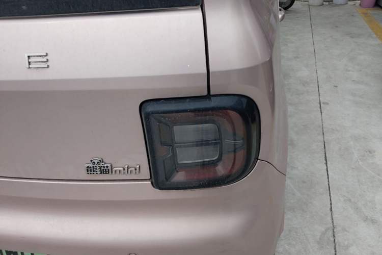 Used Geely Galaxy Panda 2023 Panda Mini 200km Endurance Bear Right Rear Taillight