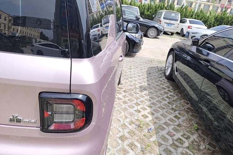 Used Geely Galaxy Panda 2023 Panda Mini 200km Dynamic Bear Right Rear Taillight