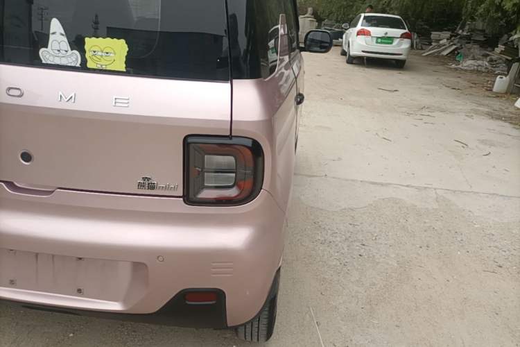 Used Geely Galaxy Panda 2023 Panda Mini 200km Little Yellow Duck Limited Edition — Happy as Can Be Right Rear Taillight