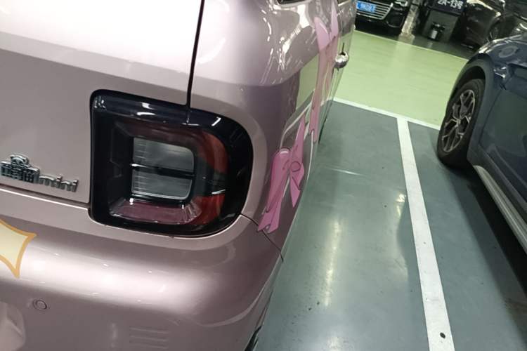 Used Geely Galaxy Panda 2023 Panda Mini 200km Endurance Bear Right Rear Taillight