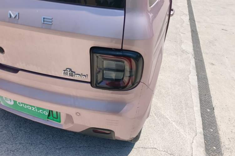 Used Geely Galaxy Panda 2023 Panda Mini 200km Endurance Bear Right Rear Taillight