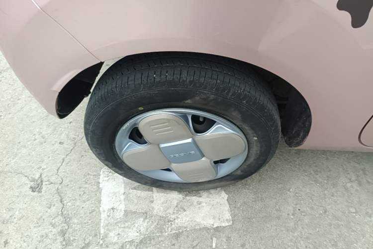 Used Geely Galaxy Panda 2023 Panda Mini 200km Endurance Bear Right Rear Wheel Hub