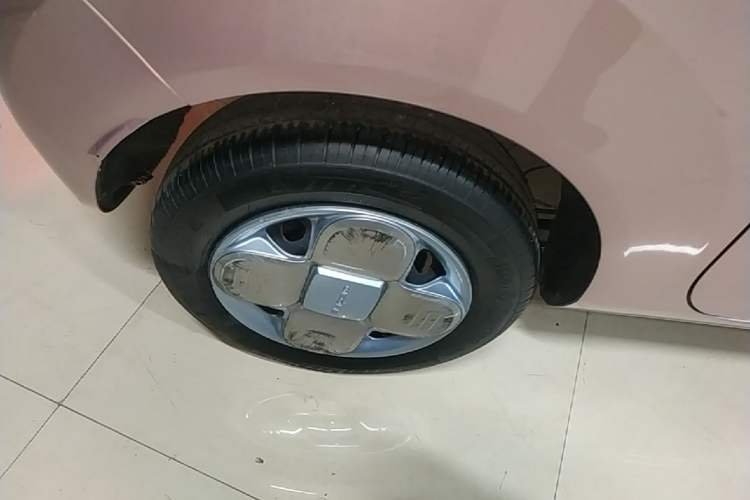 Used Geely Galaxy Panda 2023 Panda Mini 200km Endurance Bear Right Rear Wheel Hub