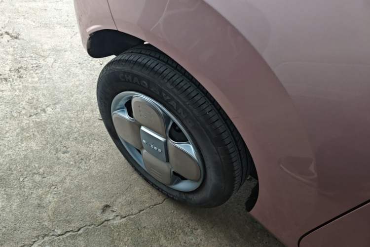 Used Geely Galaxy Panda 2023 Panda Mini 200km Endurance Bear Right Rear Wheel Hub