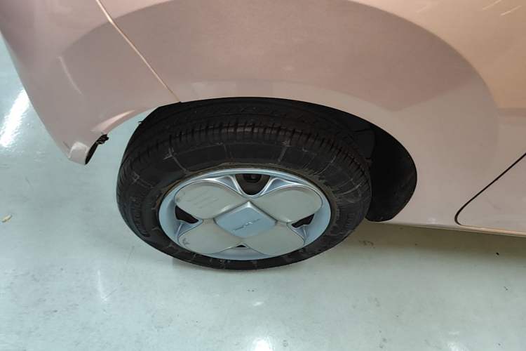 Used Geely Galaxy Panda 2023 Panda Mini 200km Endurance Bear Right Rear Wheel Hub