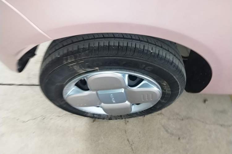Used Geely Galaxy Panda 2023 Panda Mini 200km Endurance Bear Right Rear Wheel Hub