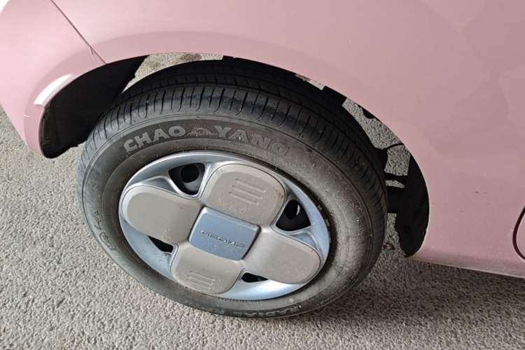 Used Geely Galaxy Panda 2023 Panda Mini 200km Endurance Bear Right Rear Wheel Hub