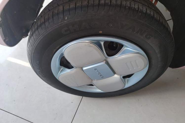 Used Geely Galaxy Panda 2023 Panda Mini 200km Endurance Bear Right Rear Wheel Hub