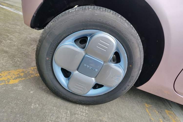 Used Geely Galaxy Panda 2023 Panda Mini 200km Endurance Bear Right Rear Wheel Hub