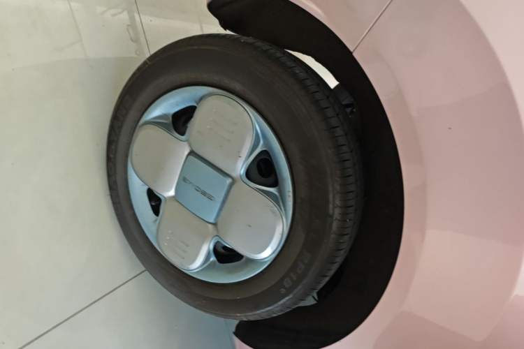 Used Geely Galaxy Panda 2023 Panda Mini 200km Endurance Bear Right Rear Wheel Hub
