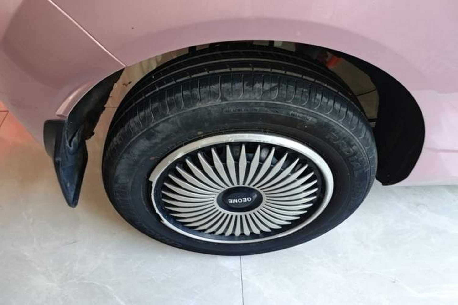 Used Geely Galaxy Panda 2023 Panda Mini 200km Endurance Bear Right Rear Wheel Hub