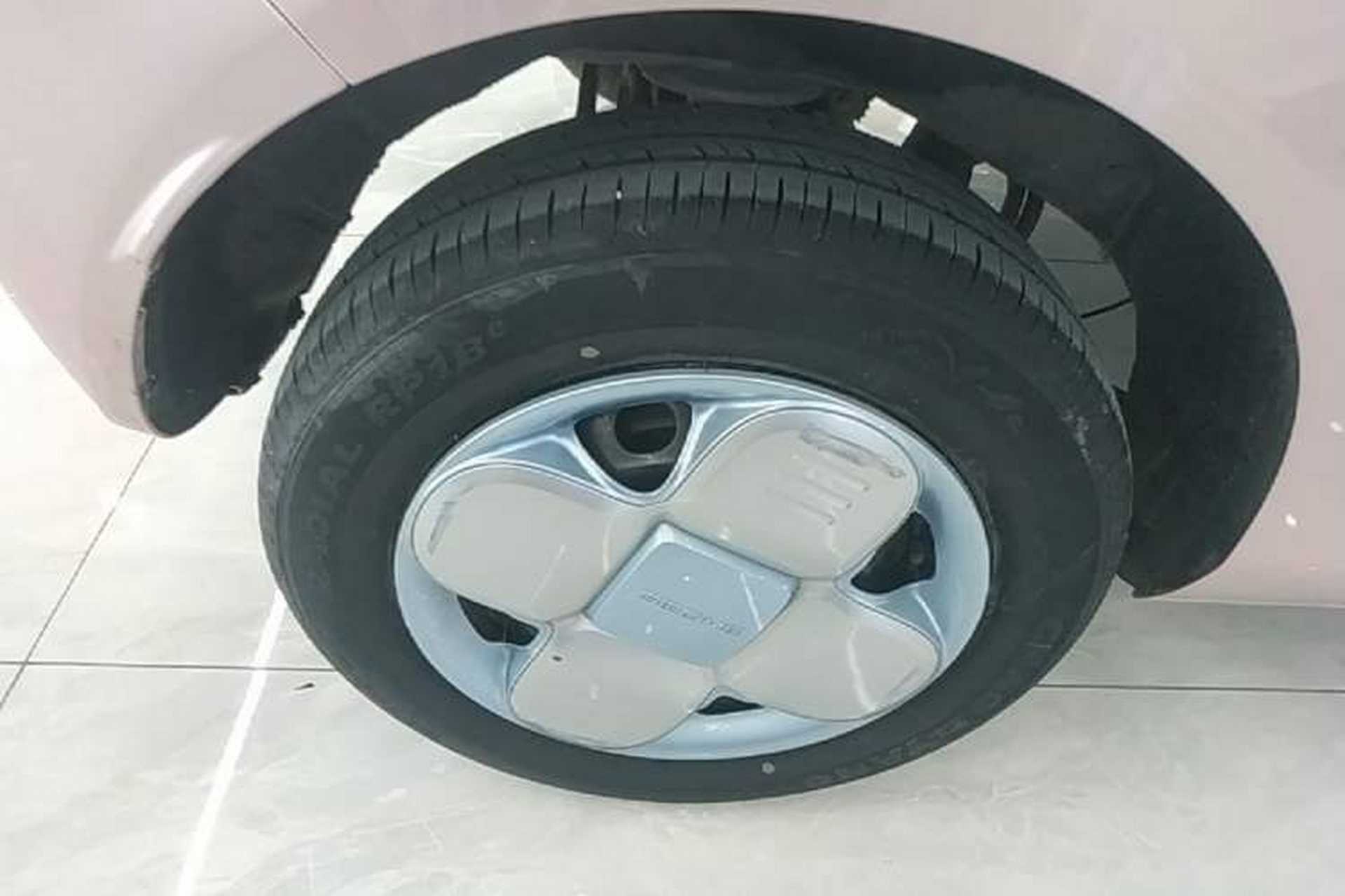 Used Geely Galaxy Panda 2023 Panda Mini 200km Endurance Bear Right Rear Wheel Hub