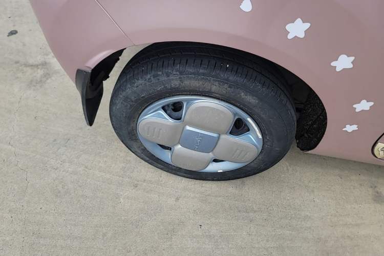 Used Geely Galaxy Panda 2023 Panda Mini 200km Endurance Bear Right Rear Wheel Hub