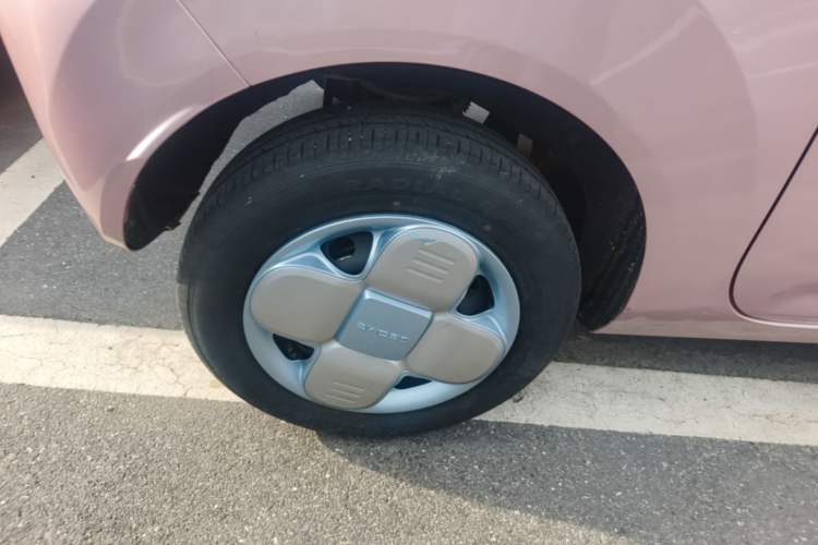 Used Geely Galaxy Panda 2023 Panda Mini 200km Endurance Bear Right Rear Wheel Hub