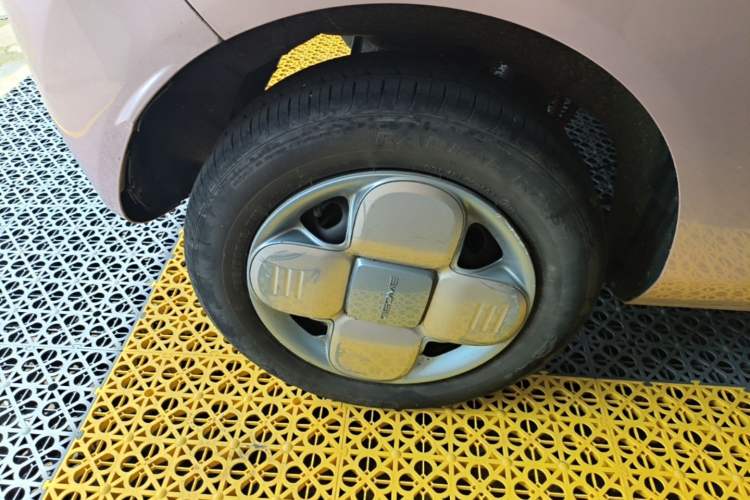Used Geely Galaxy Panda 2023 Panda Mini 200km Endurance Bear Right Rear Wheel Hub