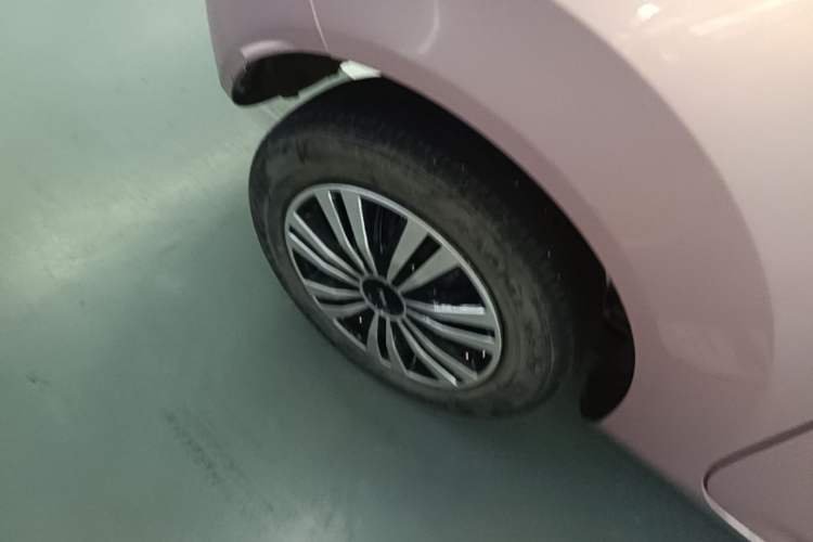 Used Geely Galaxy Panda 2023 Panda Mini 200km Endurance Bear Right Rear Wheel Hub