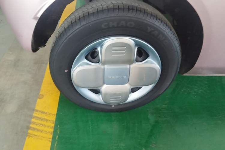 Used Geely Galaxy Panda 2023 Panda Mini 200km Endurance Bear Right Rear Wheel Hub