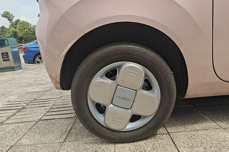 Used Geely Galaxy Panda 2023 Panda Mini 200km Endurance Bear Right Rear Wheel Hub