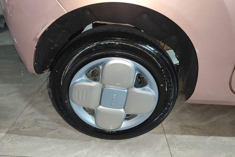 Used Geely Galaxy Panda 2023 Panda Mini 200km Endurance Bear Right Rear Wheel Hub