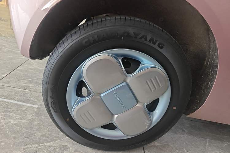 Used Geely Galaxy Panda 2023 Panda Mini 200km Endurance Bear Right Rear Wheel Hub