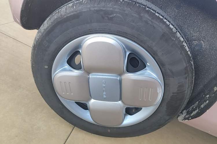 Used Geely Galaxy Panda 2023 Panda Mini 200km Endurance Bear Right Rear Wheel Hub