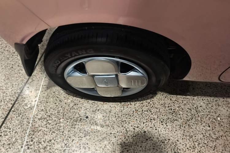 Used Geely Galaxy Panda 2023 Panda Mini 200km Endurance Bear Right Rear Wheel Hub