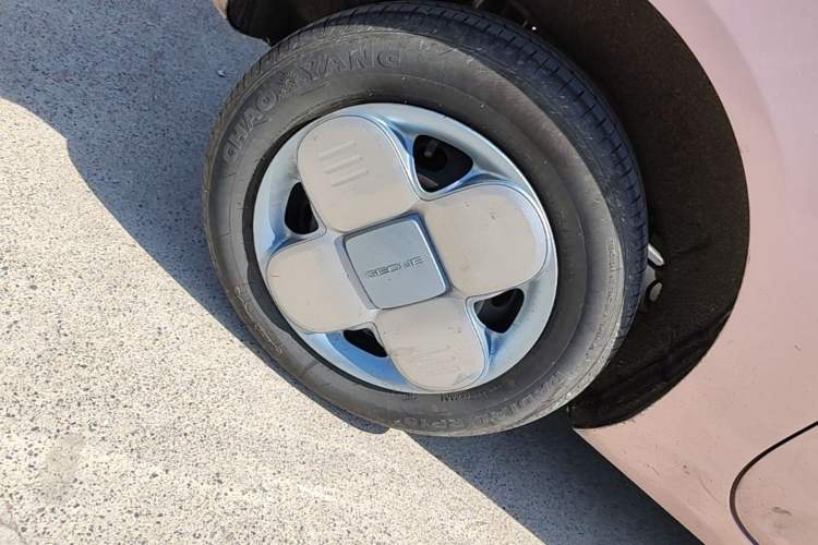 Used Geely Galaxy Panda 2023 Panda Mini 200km Endurance Bear Right Rear Wheel Hub