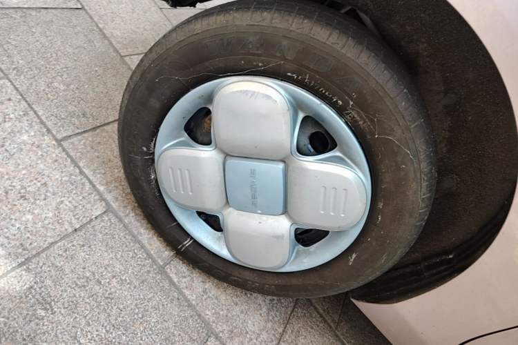 Used Geely Galaxy Panda 2023 Panda Mini 200km Endurance Bear Right Rear Wheel Hub