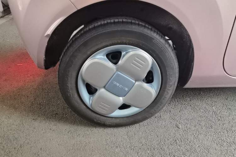 Used Geely Galaxy Panda 2023 Panda Mini 200km Endurance Bear Right Rear Wheel Hub