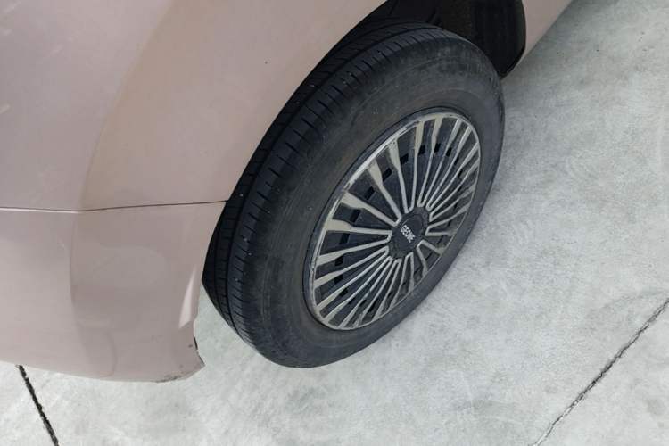 Used Geely Galaxy Panda 2023 Panda Mini 200km Endurance Bear Right Rear Wheel Hub