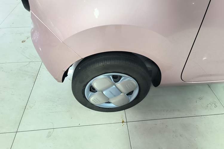 Used Geely Galaxy Panda 2023 Panda Mini 200km Endurance Bear Right Rear Wheel Hub