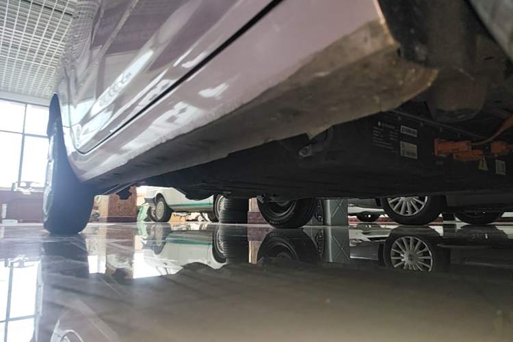 Used Geely Galaxy Panda 2023 Panda Mini 200km Endurance Bear Right Side Sill