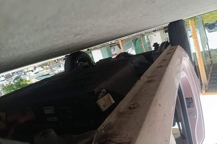 Used Geely Galaxy Panda 2023 Panda Mini 200km Endurance Bear Right Side Sill