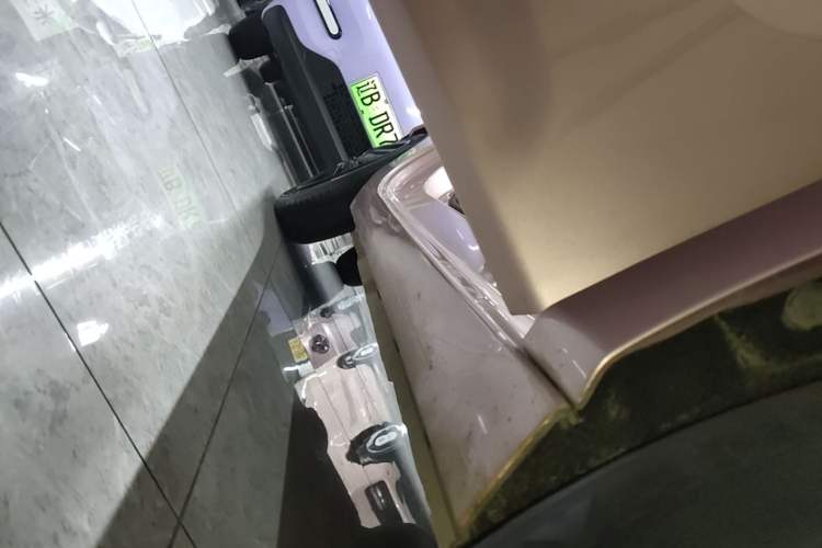 Used Geely Galaxy Panda 2023 Panda Mini 200km Endurance Bear Right Side Sill