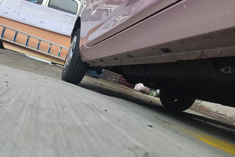 Used Geely Galaxy Panda 2023 Panda Mini 200km Endurance Bear Right Side Sill