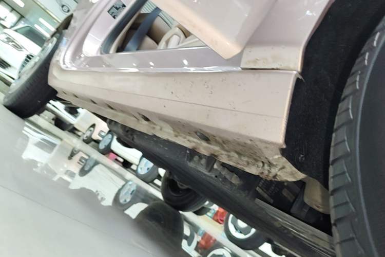Used Geely Galaxy Panda 2023 Panda Mini 200km Dynamic Bear Right Side Sill