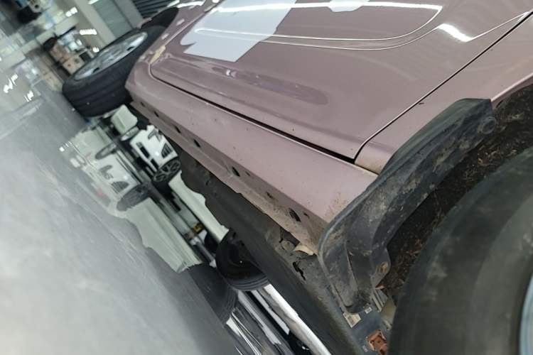 Used Geely Galaxy Panda 2023 Panda Mini 200km Endurance Bear Right Side Sill