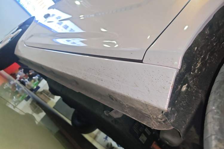 Used Geely Galaxy Panda 2023 Panda Mini 200km Endurance Bear Right Side Sill