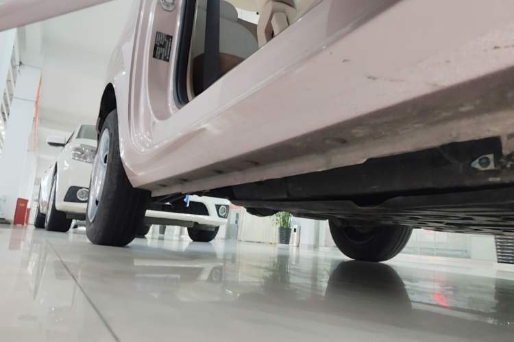 Used Geely Galaxy Panda 2023 Panda Mini 200km Endurance Bear Right Side Sill