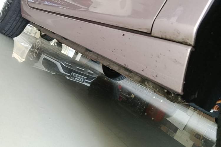 Used Geely Galaxy Panda 2023 Panda Mini 200km Endurance Bear Right Side Sill