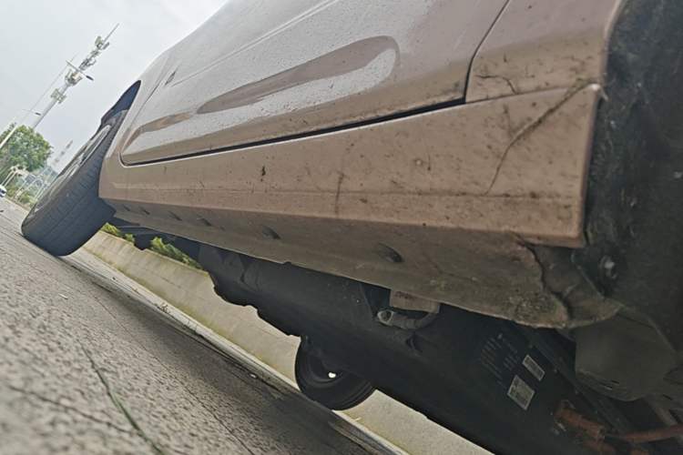 Used Geely Galaxy Panda 2023 Panda Mini 200km Endurance Bear Right Side Sill