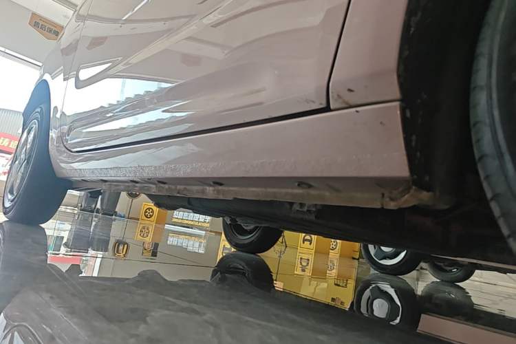 Used Geely Galaxy Panda 2023 Panda Mini 200km Endurance Bear Right Side Sill