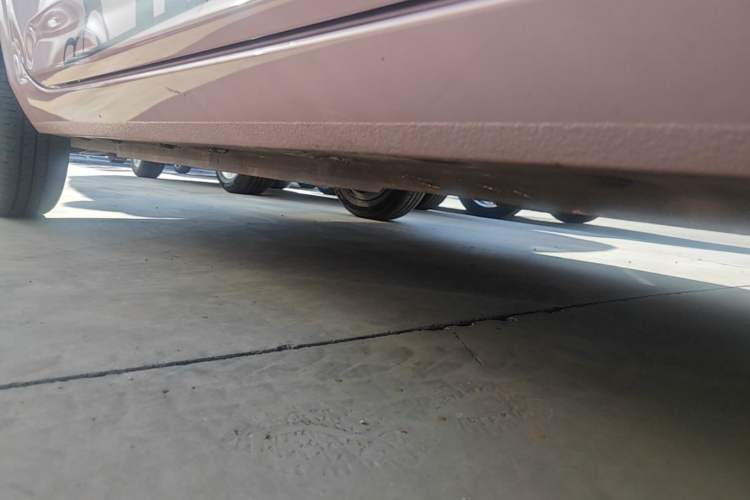 Used Geely Galaxy Panda 2023 Panda Mini 200km Endurance Bear Right Side Sill